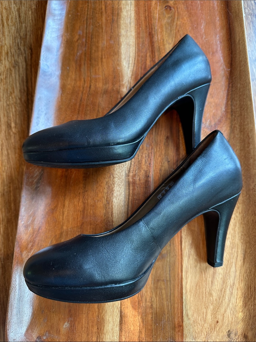 Clarks Black Leather Low Block Heel - Picture 6 of 10